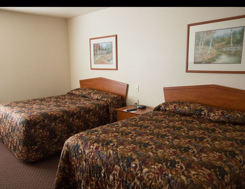 Woodspring Suites Junction City Room photo